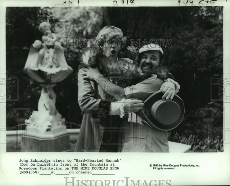 Load image into Gallery viewer, 1980 Press Photo John Schneier and Dom DeLuise in "Hard-Hearted Hannah"
