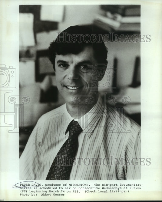 1982 Press Photo Peter Davis, producer of Middletown, on PBS. - nop21784- Historic Images