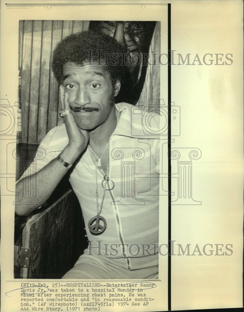 1971 Press Photo Entertainer Sammy Davis Jr. in a 1971 file photo. - nop21835