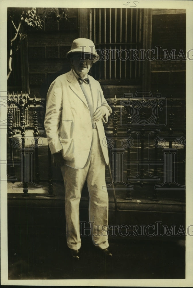 1940 Press Photo Robert H. Davis, author of Let's Go with Bob Davis. - nop21853