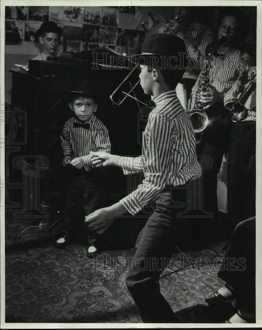 1962 Press Photo Vocalist Wayne Wilson and little brother Cootsie in New Orleans