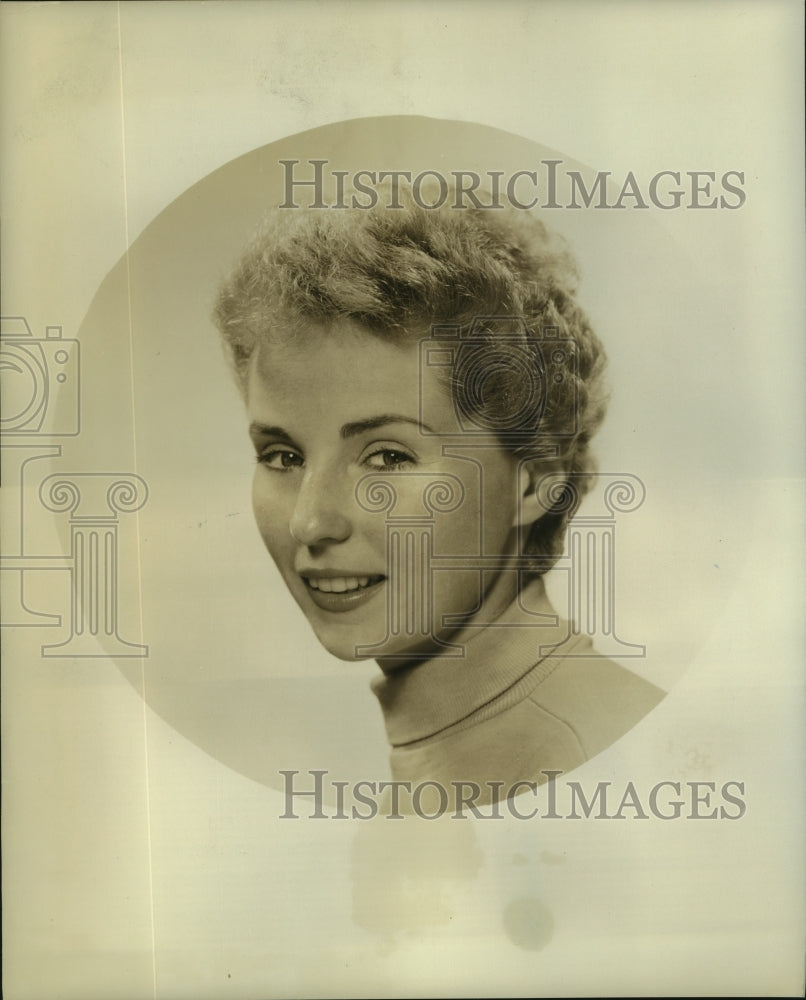 1952 Press Photo Susan Douglas stars on Guiding Light, on CBS. - nop22333