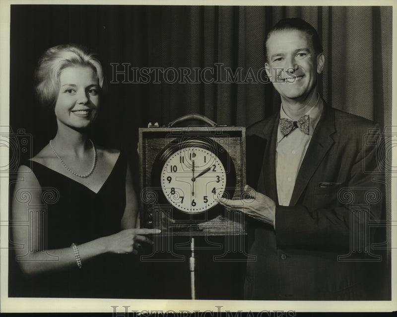 Load image into Gallery viewer, 1961 Press Photo Reggie Dombleck - nop22810
