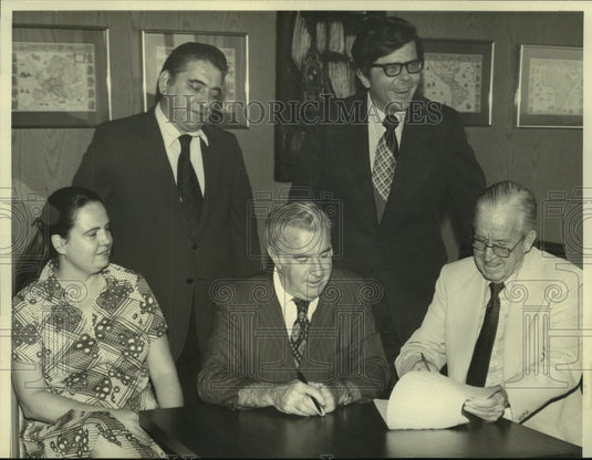 1974 Press Photo Members of the Jefferson Parish Sesquicentennial Commission