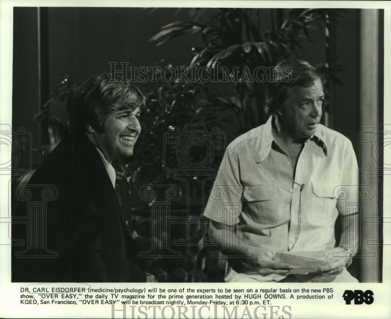 Load image into Gallery viewer, 1977 Press Photo Dr. Carl Eisdorfer with Host Hugh Downs on "Over Easy"
