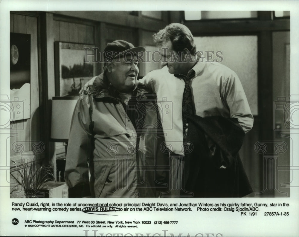 1990 Press Photo Randy Quaid and Jonathan Winters, "Davis Rules" - nop24471- Historic Images