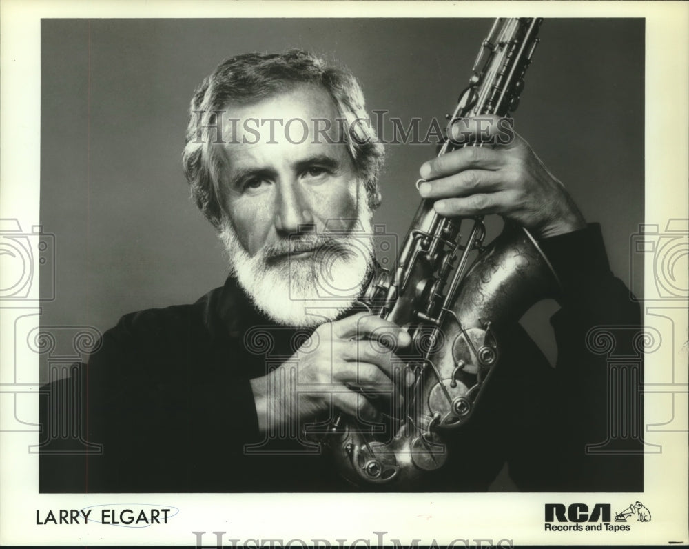 1981 Press Photo Larry Elgart, with saxophone - nop25637- Historic Images