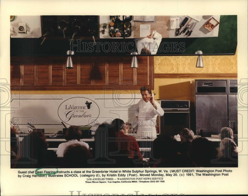 1991 Press Photo Chef Dean Fearing instructing, Greenbrier Hotel, West Virginia- Historic Images