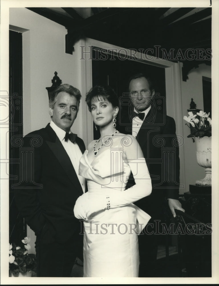 1990 Press Photo Dennis Farina, Connie Sellecca, Ben Gazzara, &quot;People Like Us&quot;- Historic Images