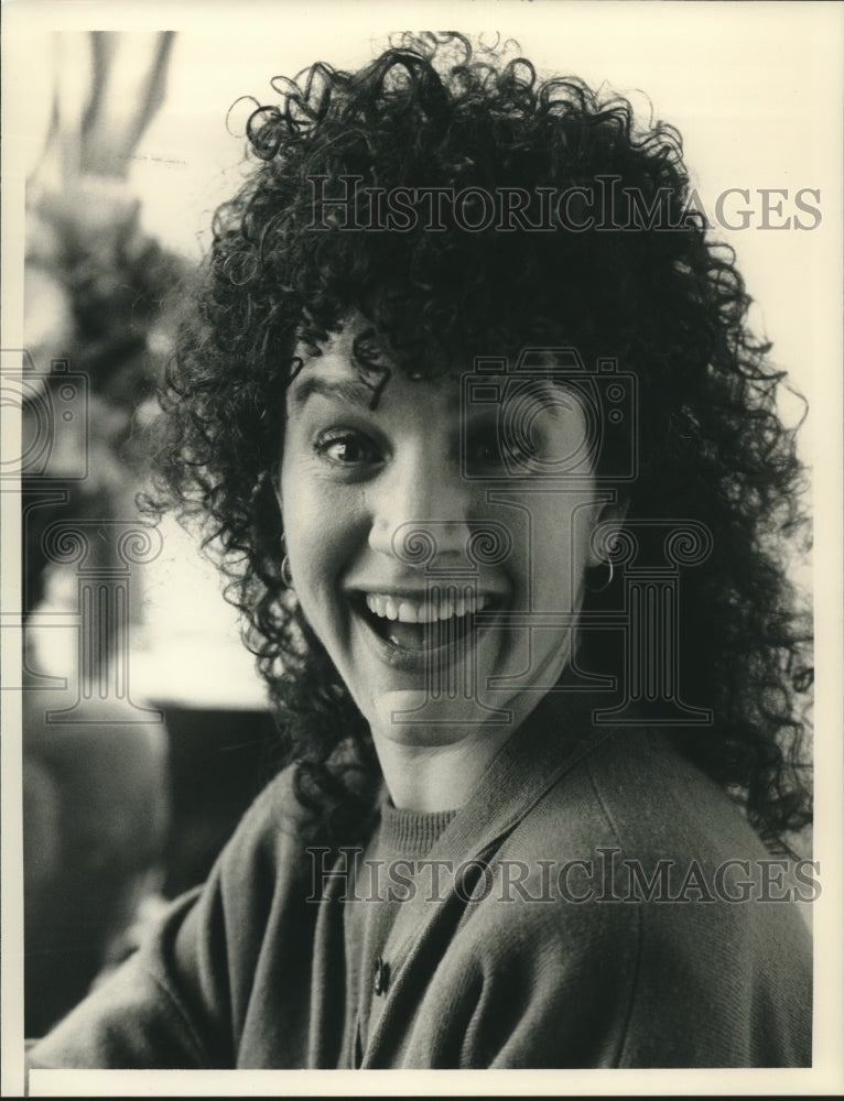 1988 Press Photo Susie Essman Co-Stars in "Baby Boom" - nop25945- Historic Images
