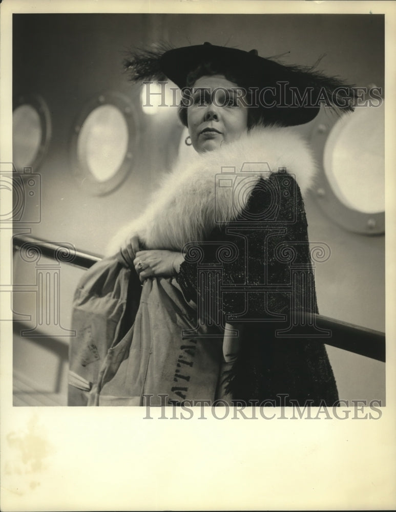 1956 Press Photo Actress Elizabeth Eustis - nop26286