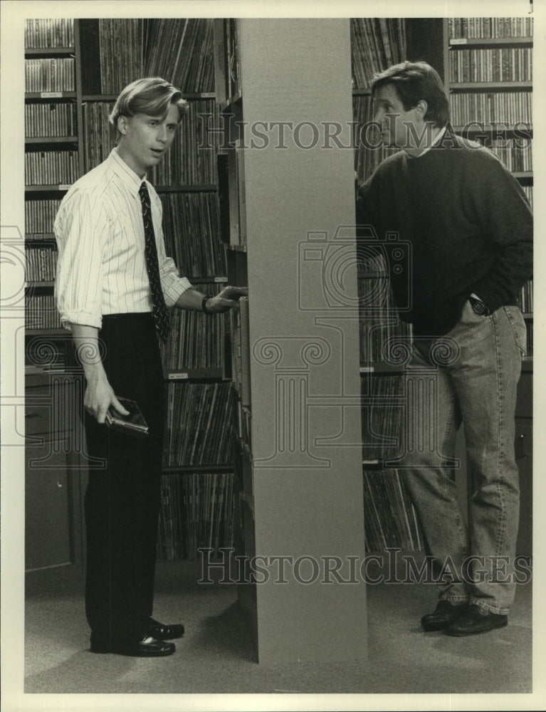 1990 Press Photo Robert Hays and Leo Geter star in &quot;FM&quot; - nop27850- Historic Images