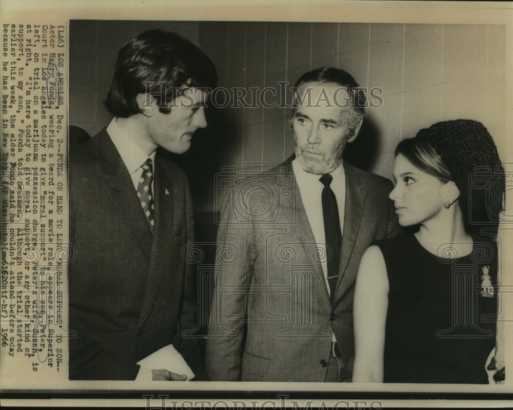 1966 Press Photo Actor Henry Fonda supports son Peter at Los Angeles Court- Historic Images