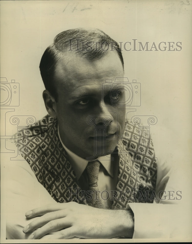 Load image into Gallery viewer, 1955 Press Photo Cardon V. Burnham, director of choral activities at Tulane

