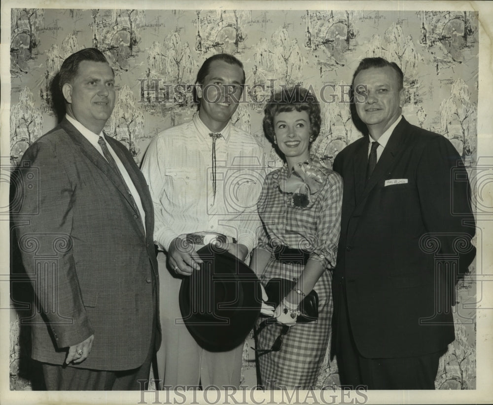 1960 Press Photo C.W. Tweedy, Mr and Mrs Don Durant, and Kenneth H. Shutt