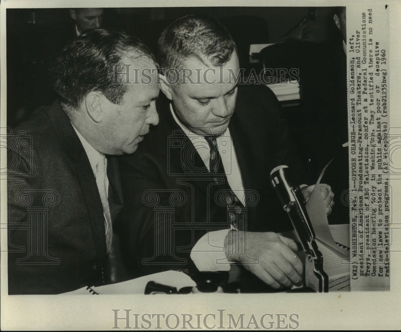 Load image into Gallery viewer, 1960 Press Photo Leonard Goldenson &amp; Oliver Treyz at Federal Commission Hearing
