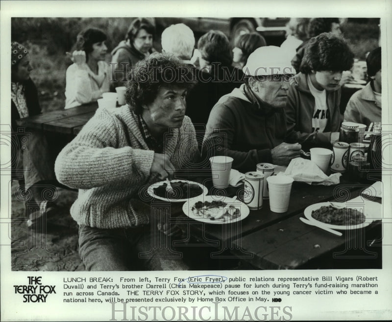 Load image into Gallery viewer, 1983 Press Photo Actors Eric Fryer and Robert Duvall in The Terry Fox Story
