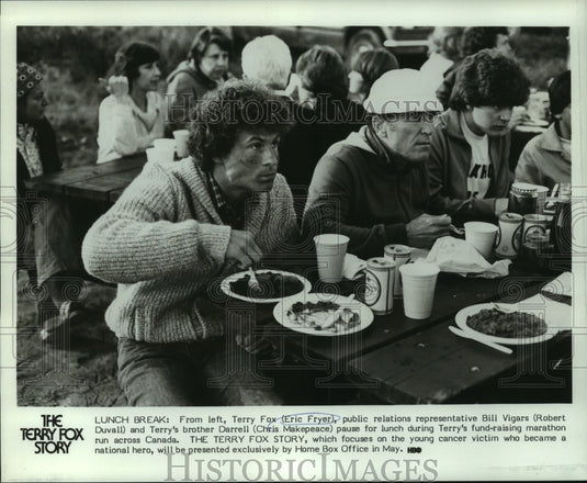 1983 Press Photo Actors Eric Fryer and Robert Duvall in The Terry Fox Story
