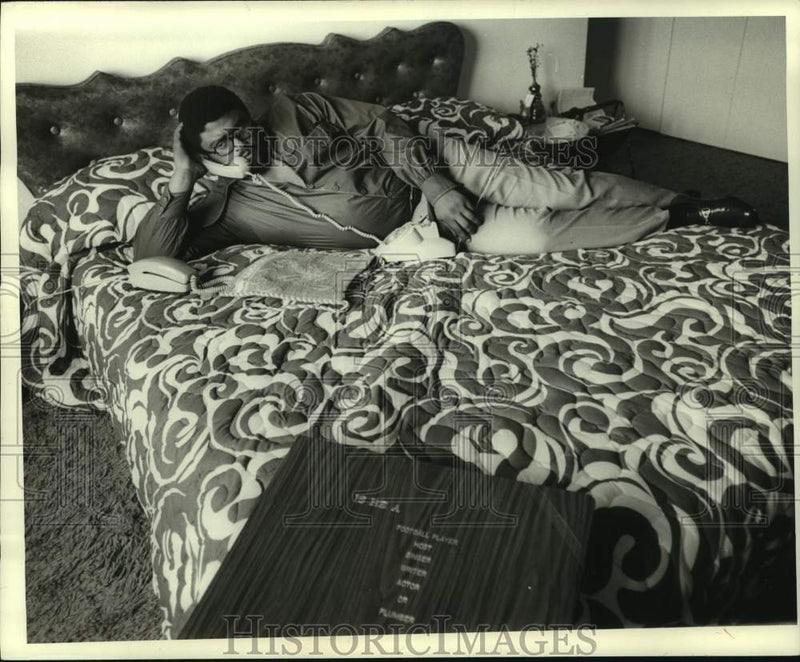 Load image into Gallery viewer, 1970 Press Photo Rosey Grier - nop31948
