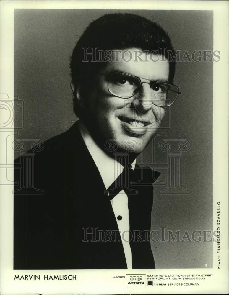 Load image into Gallery viewer, 1980 Press Photo Marvin Hamlisch, American composer and conductor - nop32597

