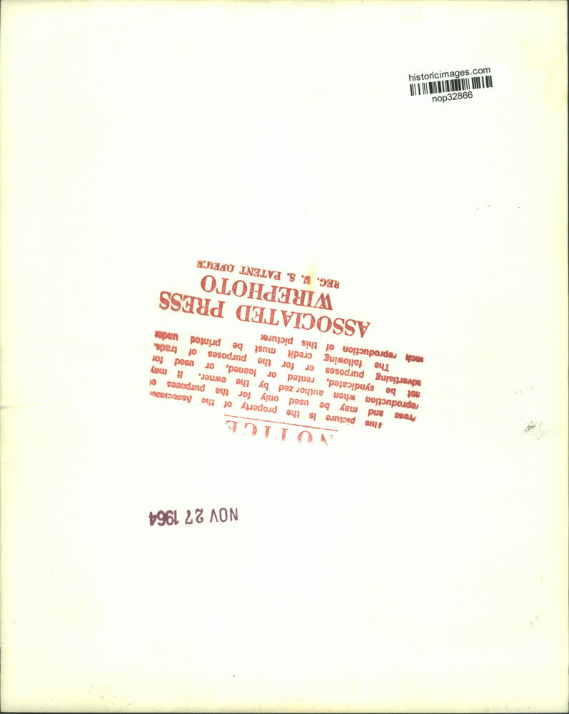 1964 Press Photo Robert Goulet & Carol Lawrence with new son in New York