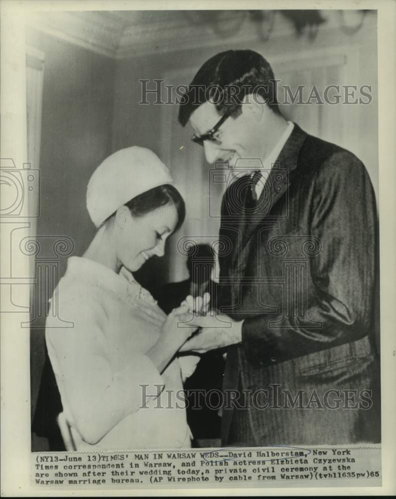 Load image into Gallery viewer, 1965 Press Photo David Halberstan, New York Times correspondent with Actress
