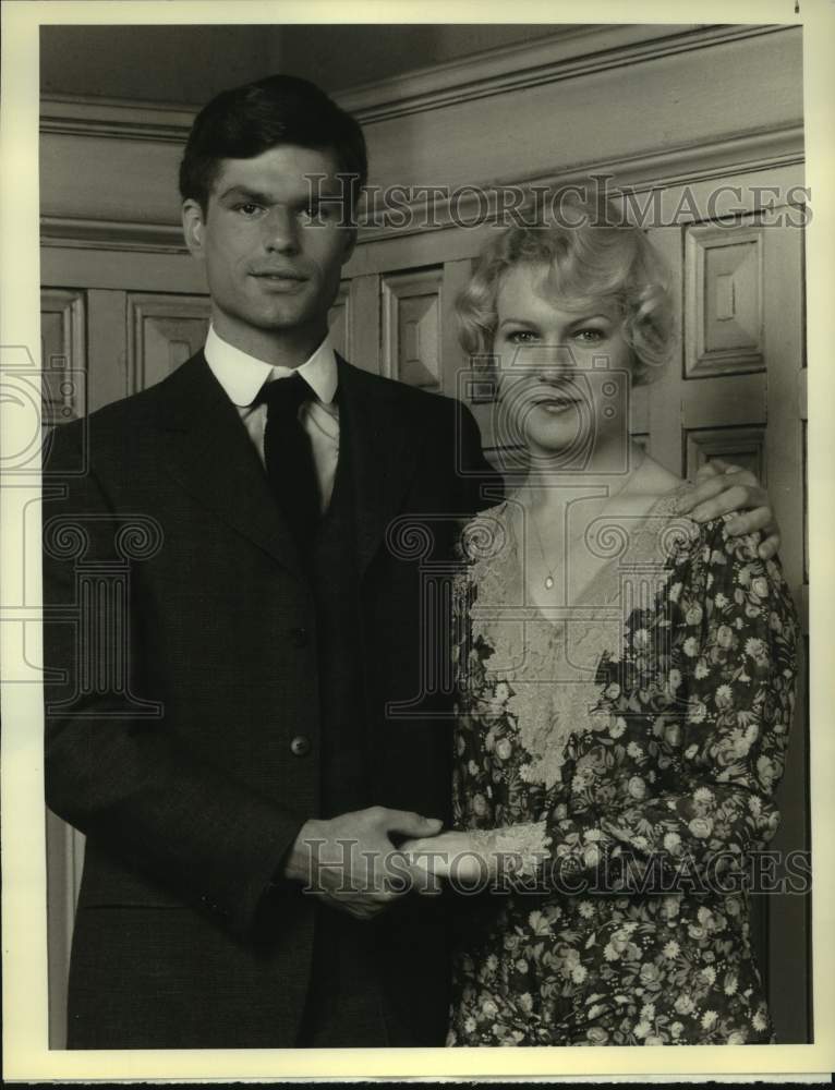 Load image into Gallery viewer, 1979 Press Photo Actors Harry Hamlin, Nora Heflin in "Studs Lonigan" on NBC-TV
