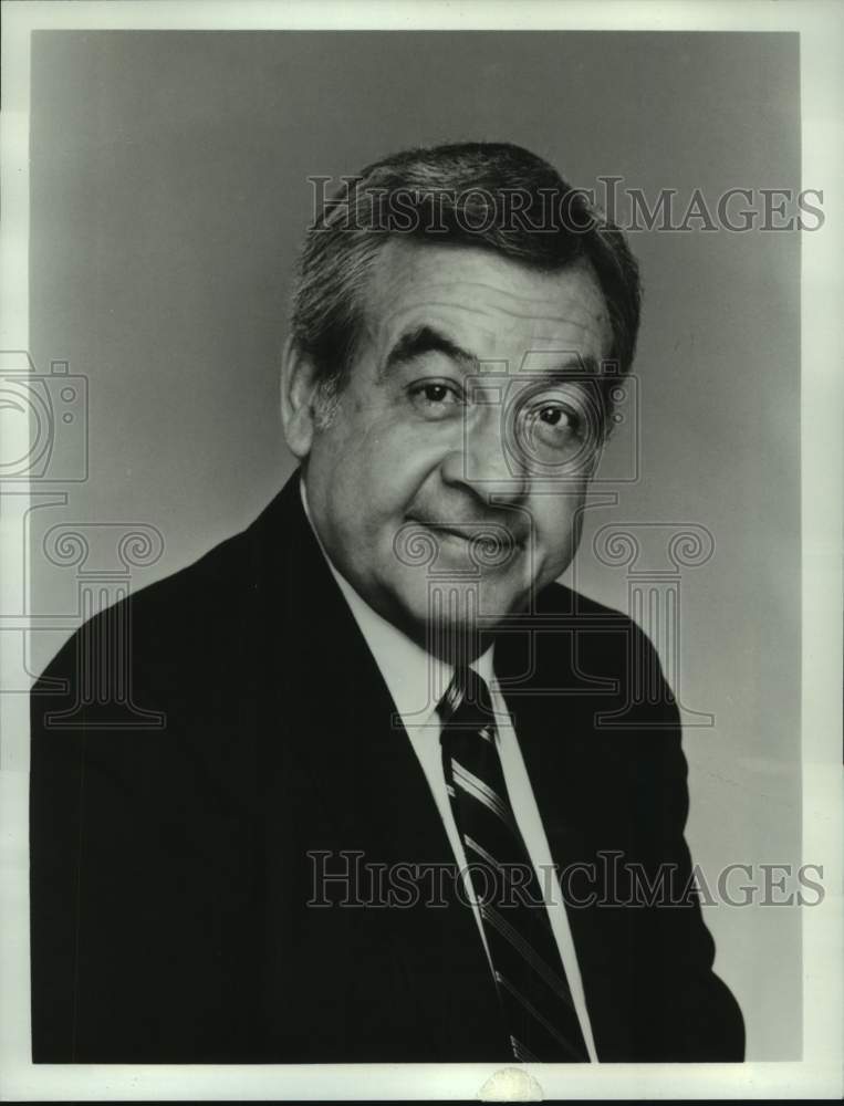 1983 Press Photo Tom Bosley stars on Happy Days, on ABC Television. - nop33848- Historic Images