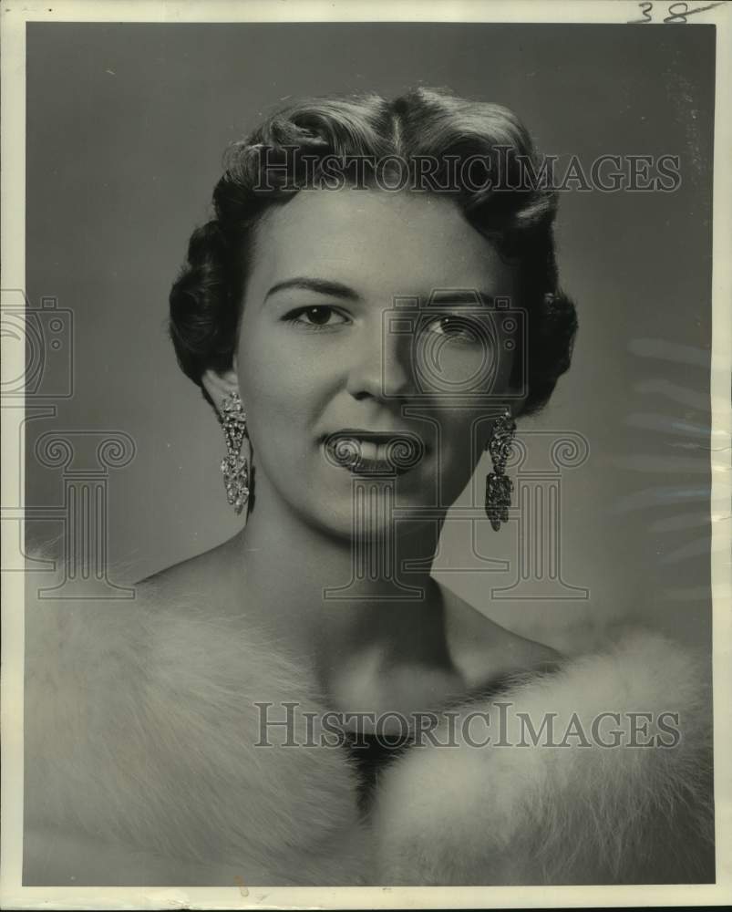 1955 Press Photo Miss Dawn Hebert, Sugar Bowl Queen - nop34611