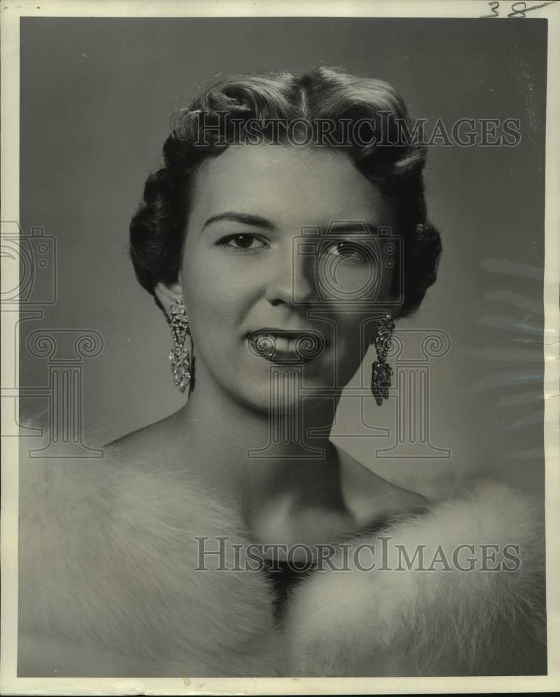 Load image into Gallery viewer, 1955 Press Photo Miss Dawn Hebert, Sugar Bowl Queen - nop34611
