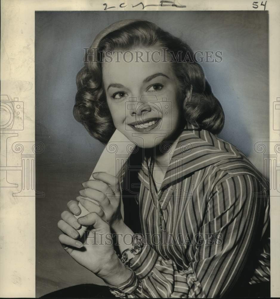 1954 Press Photo Actress Marjorie Helen in court, Santa Monica over her contract