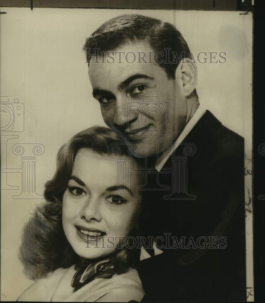 1955 Press Photo Marjorie Hellen and Ric Marlow announce wedding in Hollywood.