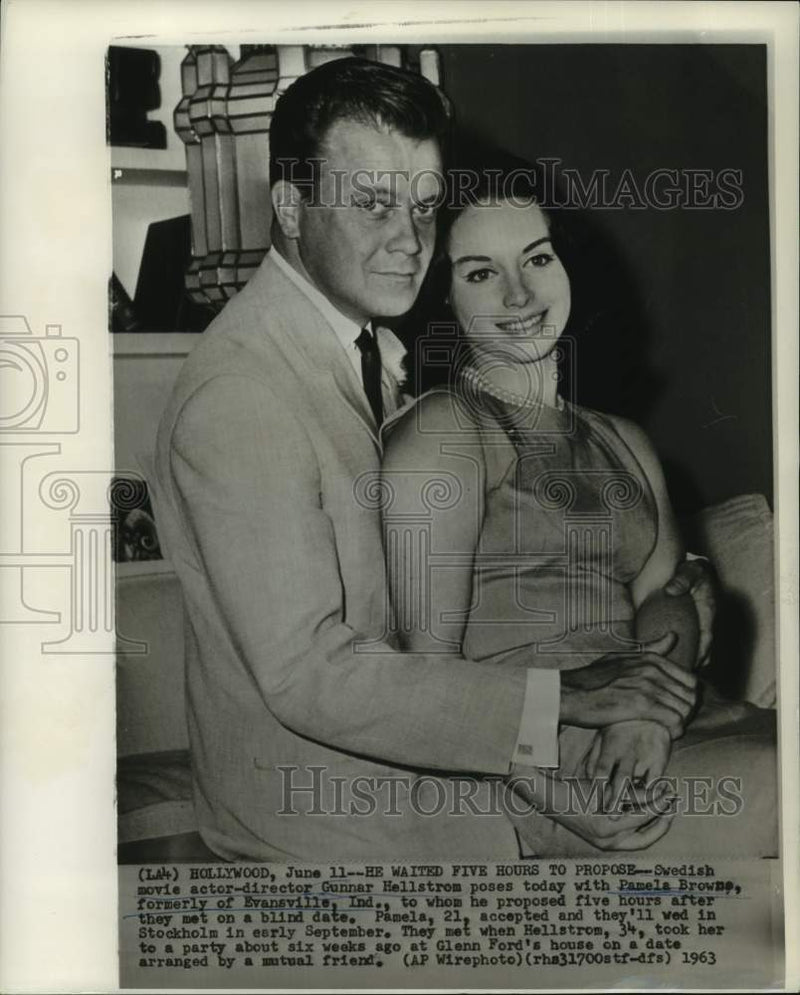 Load image into Gallery viewer, 1963 Press Photo Gunnar Hellstrom announced his engagement to Pamela Browne.
