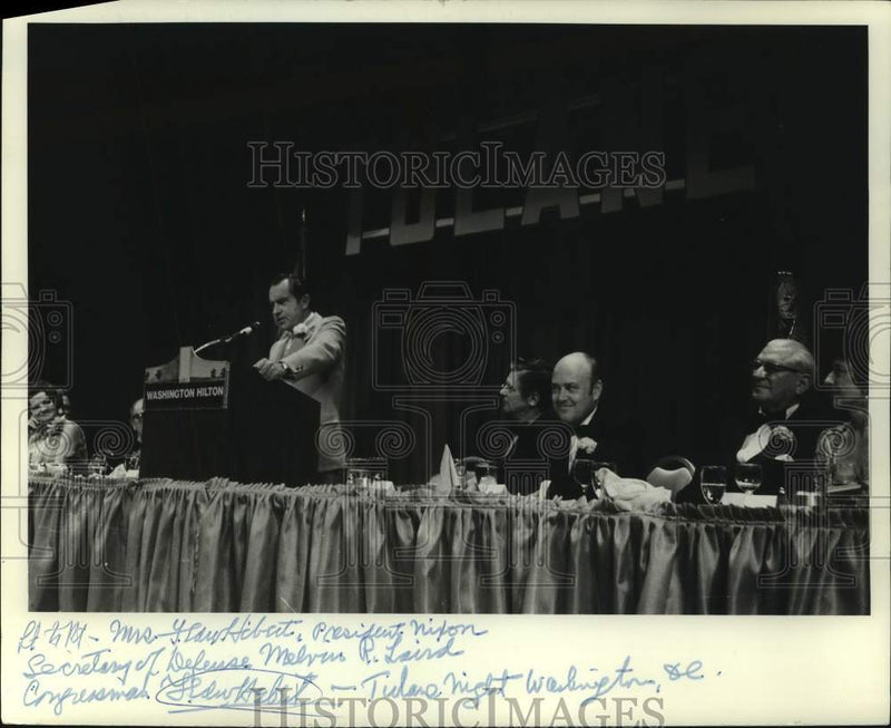 Load image into Gallery viewer, 1971 Press Photo President Richard Nixon with guests at Washington, D.C. Hilton
