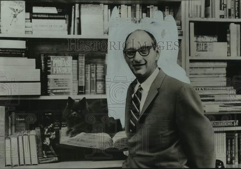 Load image into Gallery viewer, 1967 Press Photo Author Roger Hilsman has a new book, "To Move A Nation."
