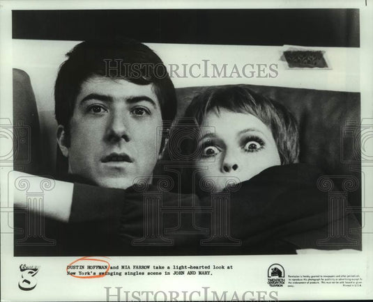 1980 Press Photo Actors Dustin Hoffman and Mia Farrow in "John and Mary'