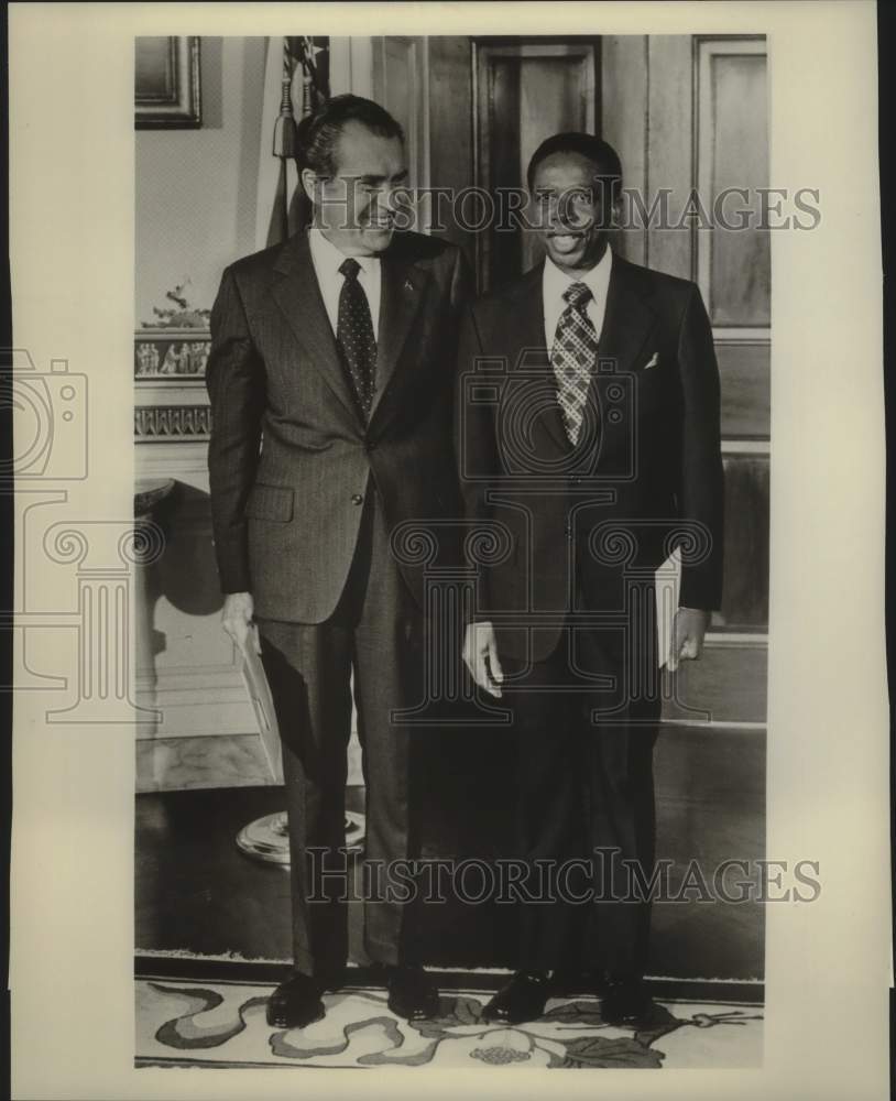 1973 Press Photo President Richard M. Nixon and Livingston B. Johnson of Bahamas