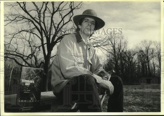 1990 Press Photo Rod Kane, author of "Veteran's Day" - nop41618