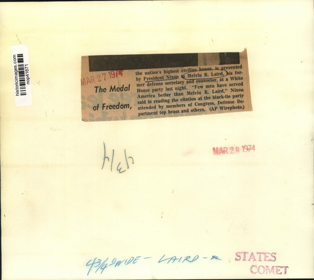 1974 Press Photo President Nixon presents Medal of Freedom to Secretary Laird