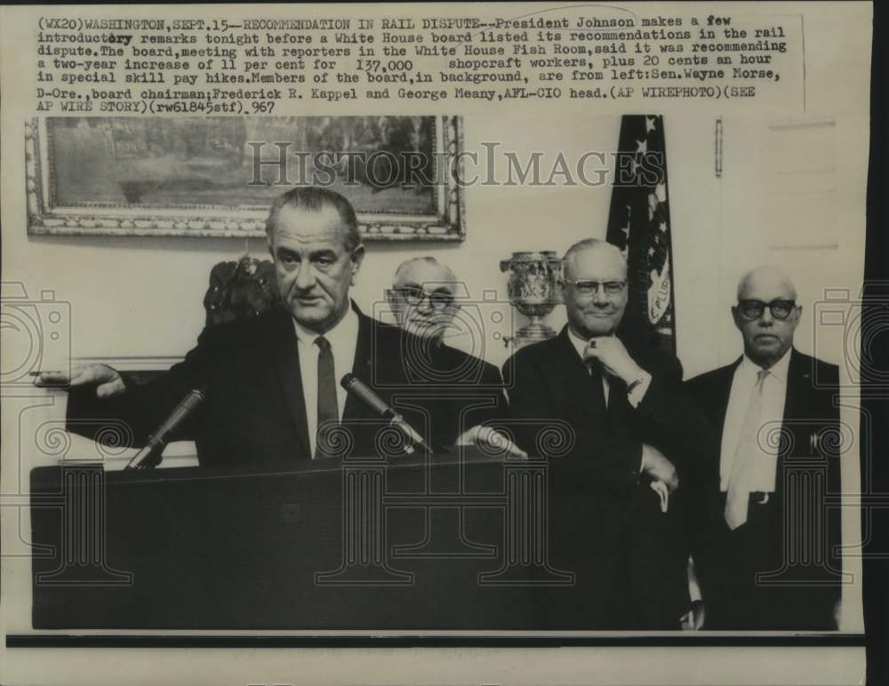 1967 Press Photo President Johnson attends White House meeting on rail disputes