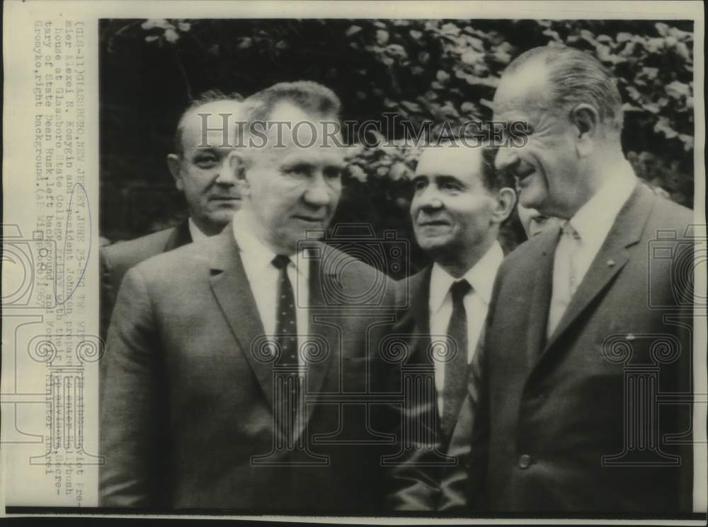 1967 Press Photo Soviet Premiere Alexei Kosygin & President Johnson in Glassboro