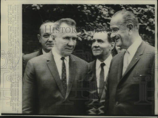 1967 Press Photo Soviet Premiere Alexei Kosygin & President Johnson in Glassboro