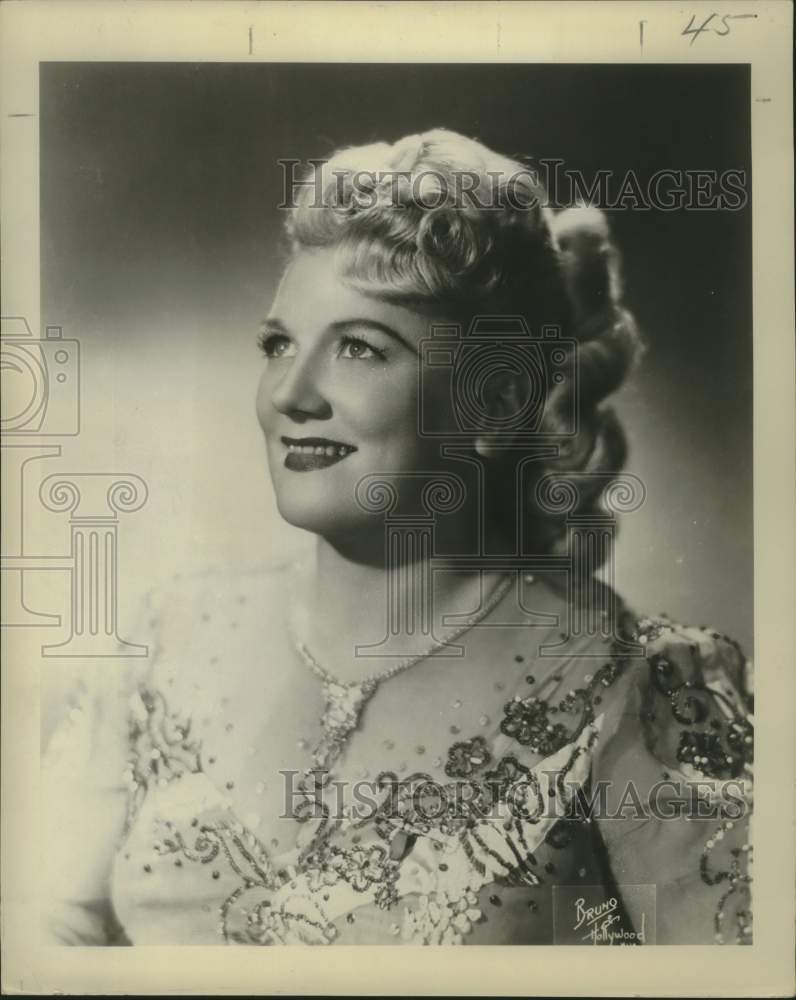 1956 Press Photo Soprano Singer Marjorie Lawrence - nop42565- Historic Images