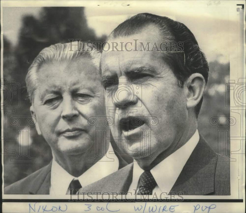 Load image into Gallery viewer, 1969 Press Photo Kurt Georg Kiesinger welcomed by President Nixon in Washington

