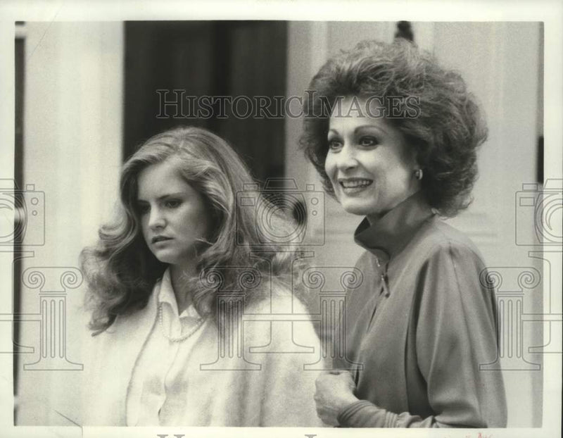 Load image into Gallery viewer, 1983 Press Photo "Have You Ever Been Ashamed of Your Parents?" airing on ABC
