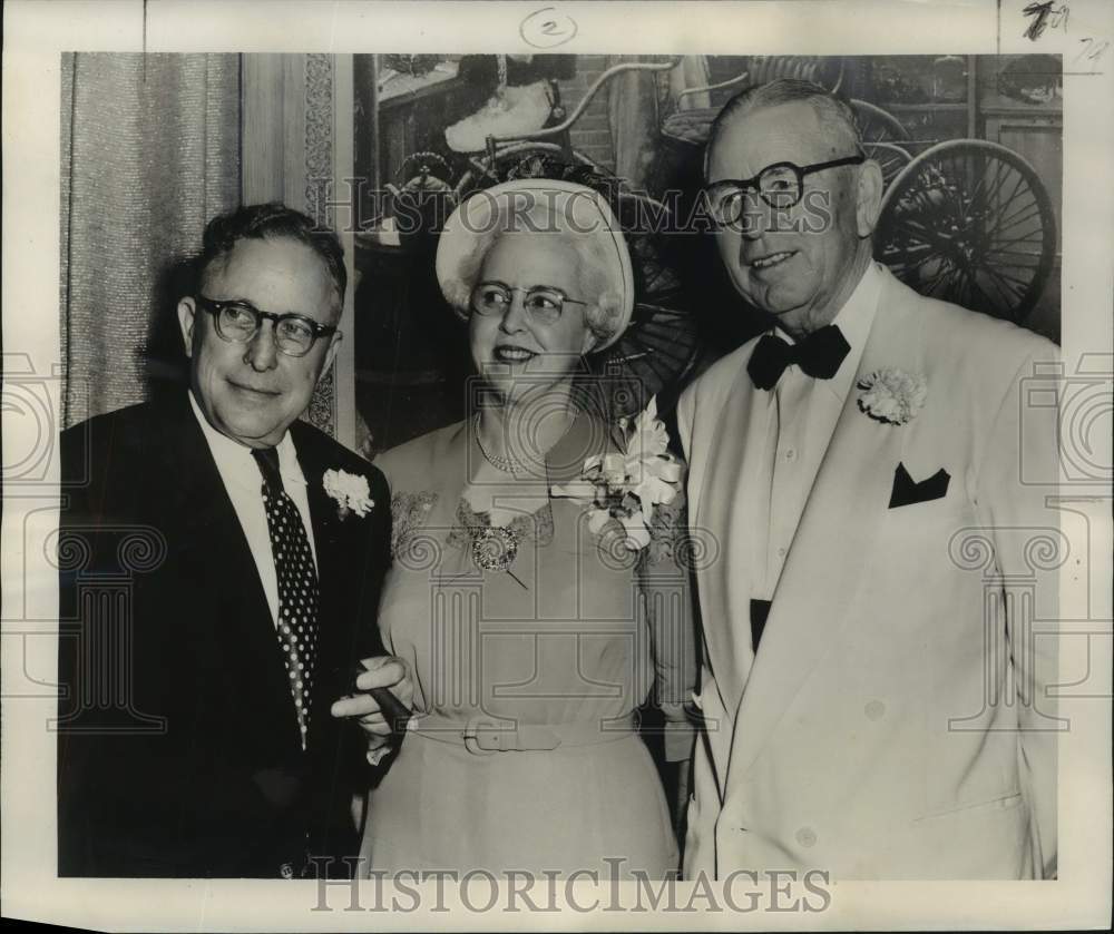 1953 Press Photo Three longtime Ford employees honored at Ford banquet