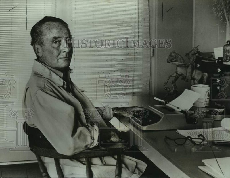 Load image into Gallery viewer, 1968 Press Photo Author William Weber Johnson - nop44559

