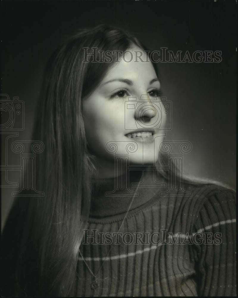 Load image into Gallery viewer, 1973 Press Photo Kim Levy, Queen 38th Annual Louisiana Shrimp &amp; Petroleum Fest
