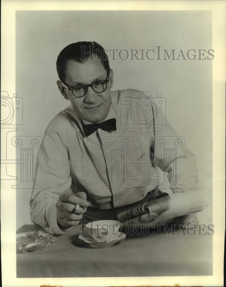 1960 Press Photo Martin Levin, author of The Phoenix Nest. - nop45141
