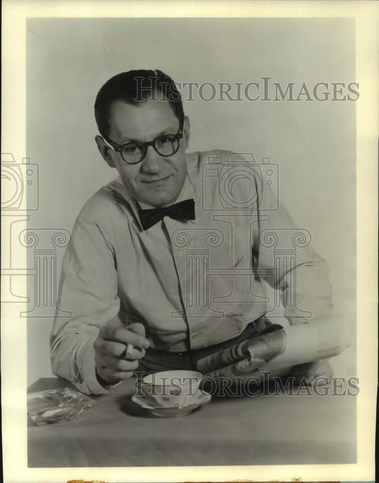 1960 Press Photo Martin Levin, author of The Phoenix Nest. - nop45141